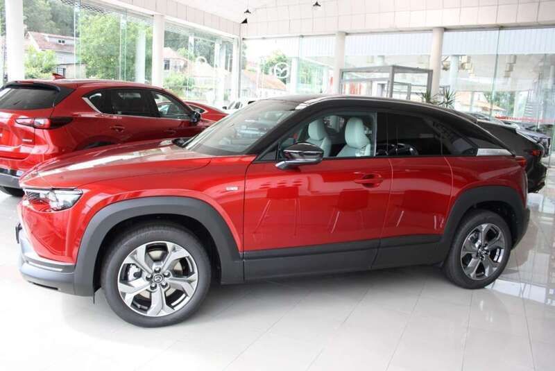 Rojo Usado 2023 Mazda MX30 Ad'Vantage SUV | 21.900 € (Buen precio) - Imagen 1/4