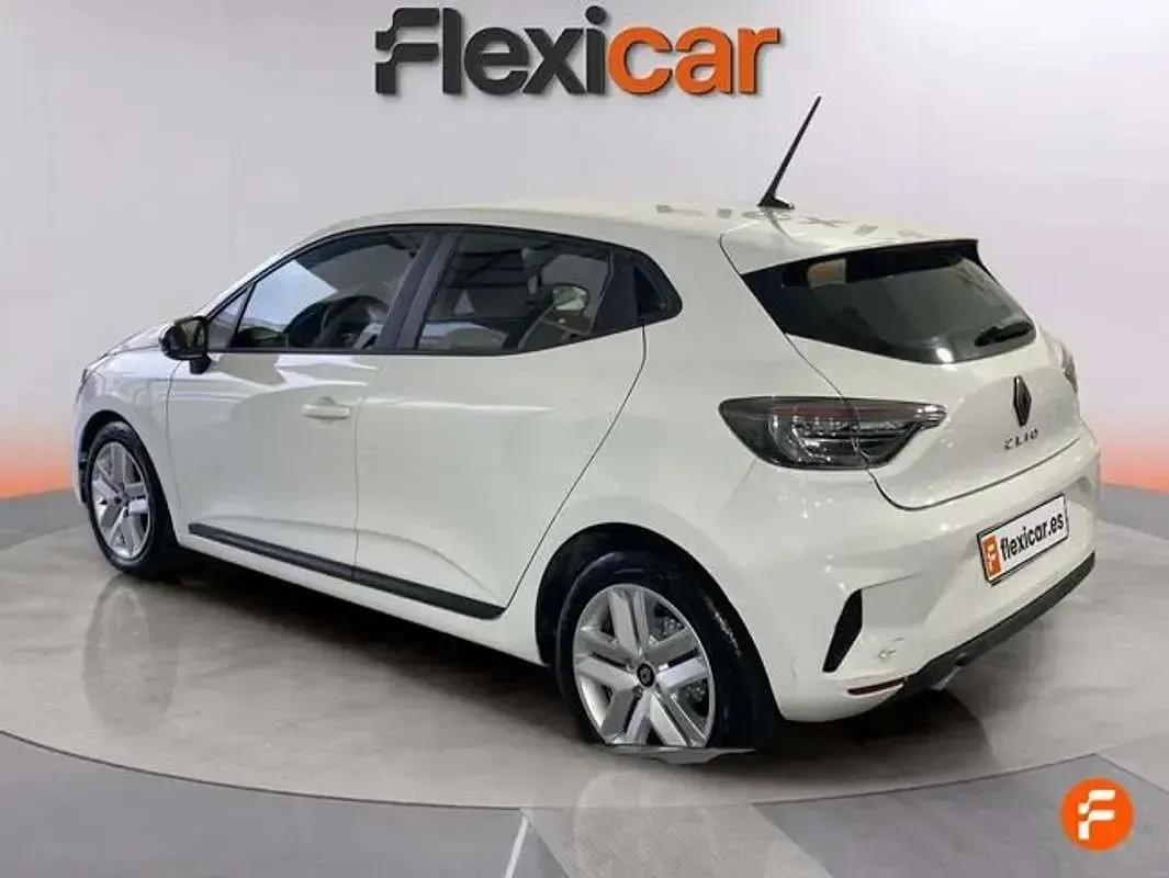 Usado Renault Clio Equilibre 101 CV (74 kW) 2023 Blanco Utilitario