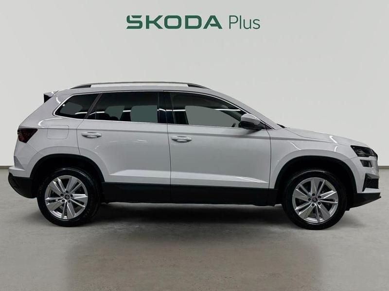 Usado Skoda Karoq Selection 150 CV (110 kW) 2025 Blanco SUV