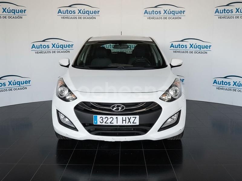 Usado Hyundai i30 110 CV (80 kW) 2014 Blanco Berlina