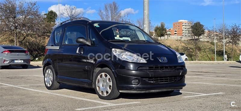 Usado Peugeot 1007 90 CV (66 kW) 2006 Negro Monovolumen