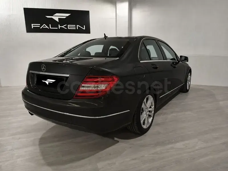 Usado Mercedes C200 Avantgarde 136 CV (100 kW) 2012 Negro Berlina
