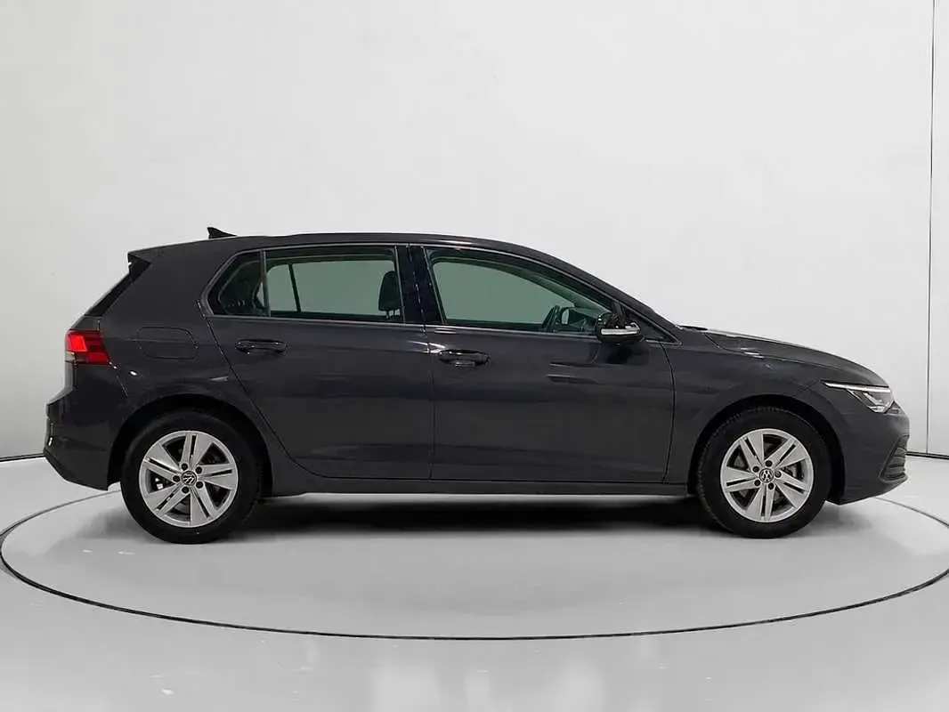 Usado VW Golf VIII 116 CV (85 kW) 2021 Gris Utilitario