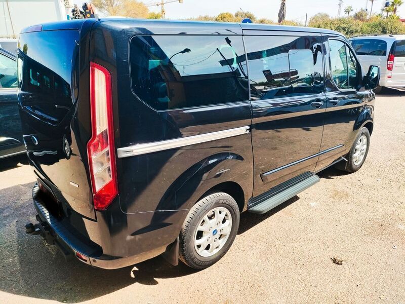 Usado Ford Transit Custom Trend 125 CV (91 kW) 2014 Negro Familiar