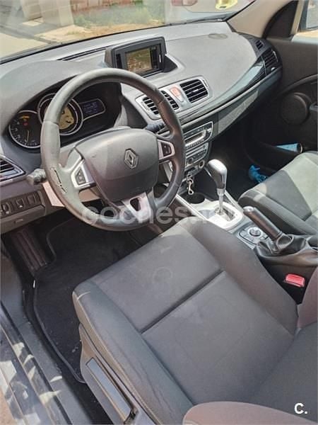 Usado Renault Mégane Dynamique 110 CV (80 kW) 2011 Negro Berlina