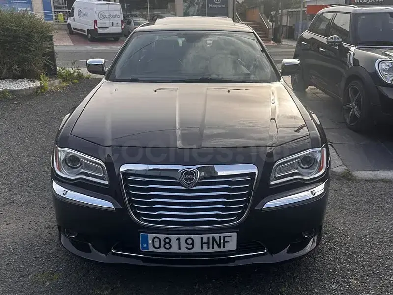 Usado Lancia Thema Platinum 239 CV (175 kW) 2013 Negro Berlina