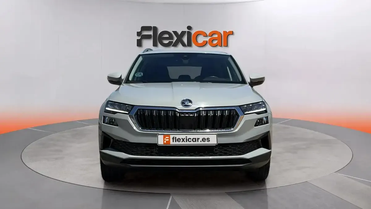 Usado Skoda Karoq 150 CV (110 kW) 2024 Gris SUV
