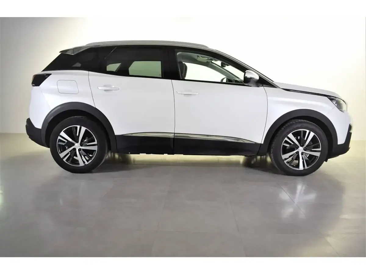 Usado Peugeot 3008 Allure 130 CV (95 kW) 2018 Blanco SUV