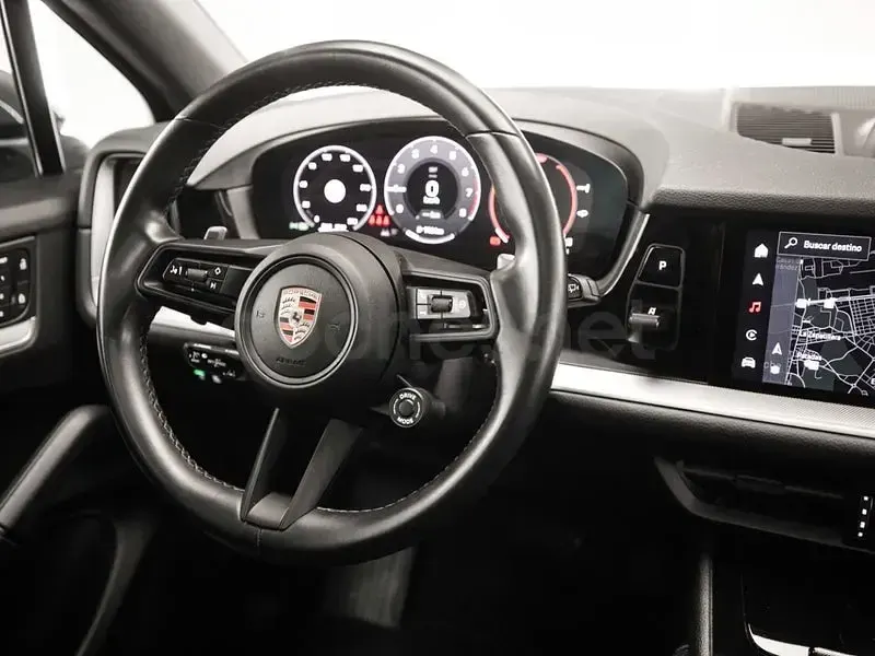Usado Porsche Cayenne E-Hybrid 470 CV (345 kW) 2023 Gris / plata SUV