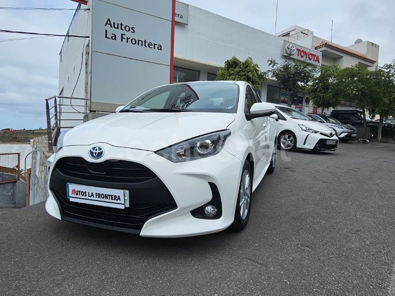 Blanco Usado 2022 Toyota Yaris Hybrid Active Berlina | 17.500 € (Buen precio) - Imagen 1/4
