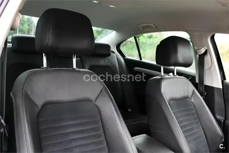 Usado VW Passat Sportline 150 CV (110 kW) 2018 Negro Berlina