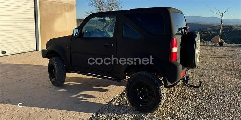Usado Suzuki Jimny 80 CV (58 kW) 2004 Negro SUV