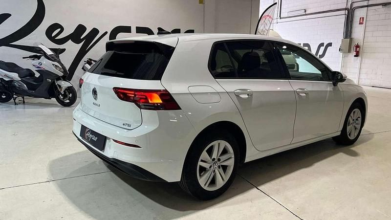 Usado VW Golf VIII Life 110 CV (80 kW) 2022 Blanco Utilitario