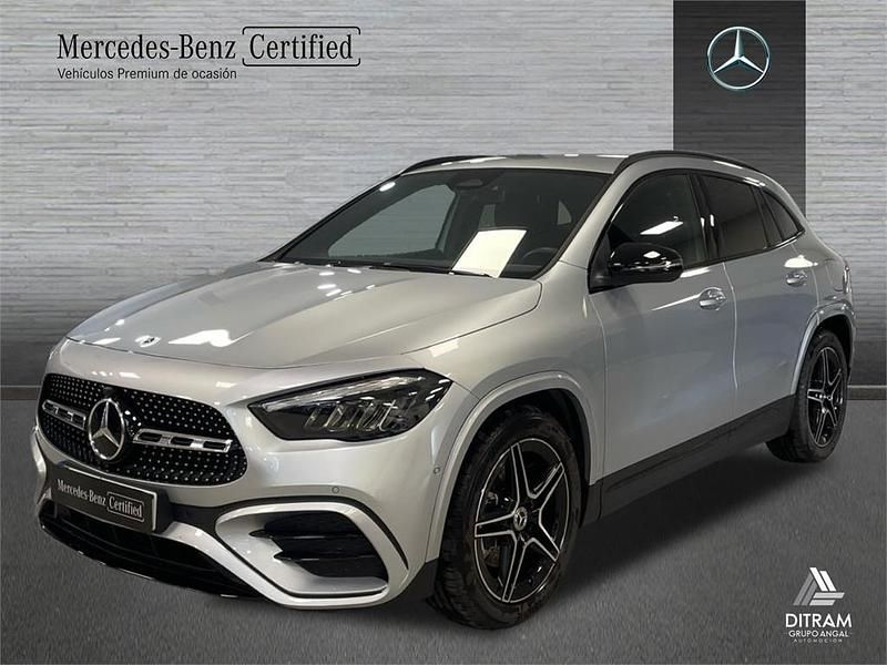 Usado Mercedes GLA200 AMG line 150 CV (110 kW) 2024 Gris SUV