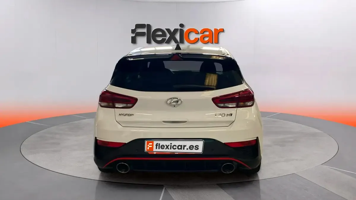 Usado Hyundai i30 250 CV (183 kW) 2022 Blanco Berlina