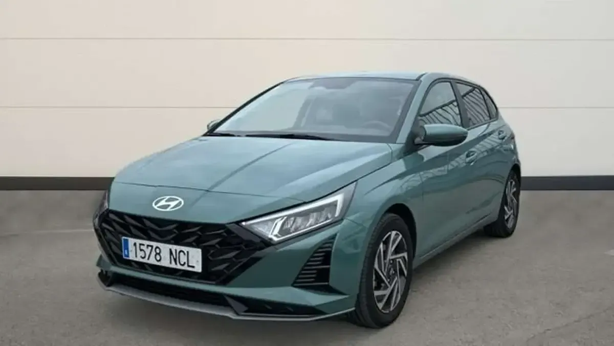 Usado Hyundai i20 101 HP (74 kW) 2025 Verde Citadino