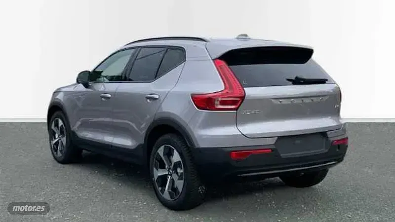 Nuevo Volvo XC40 Ultra 163 CV (119 kW) 2026 Plateado SUV