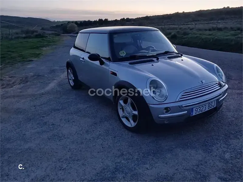 Usado Mini Cooper 115 CV (84 kW) 2002 Gris / plata Utilitario