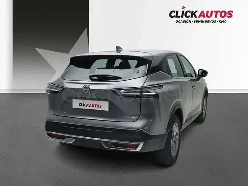 Usado Nissan Qashqai Acenta 140 CV (102 kW) 2025 Gris / plata SUV