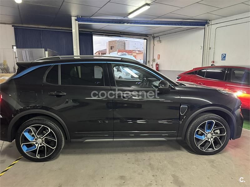 Negro Usado 2023 Lynk & Co 01 SUV | 24.000 € (Precio justo) - Imagen 1/4