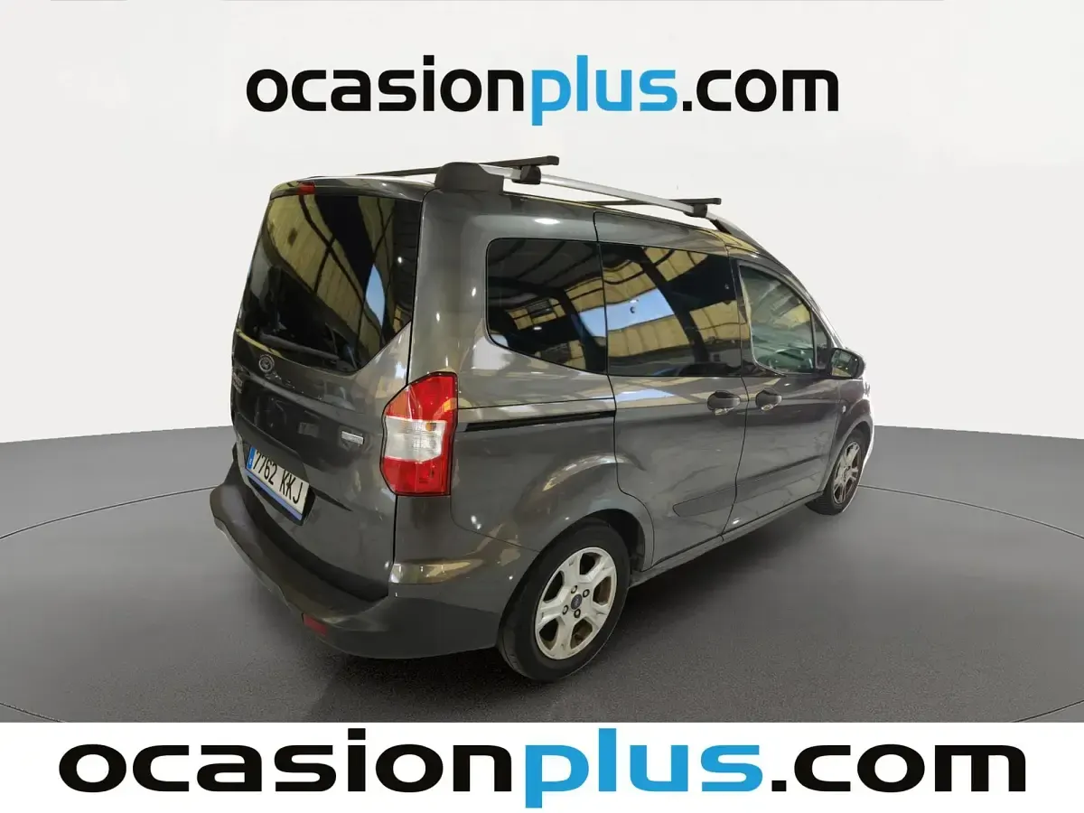 Usado Ford Tourneo Courier Ambiente 102 CV (75 kW) 2018 Gris Monovolumen