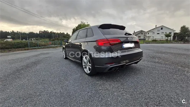 Usado Audi A3 S-Line 150 CV (110 kW) 2018 Gris / plata Berlina