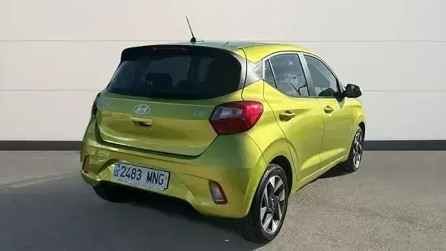 Usado Hyundai i10 67 CV (49 kW) 2024 Verde Utilitario