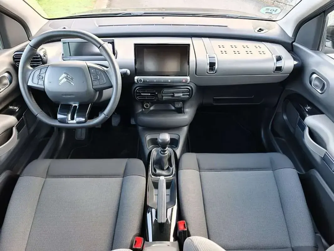 Usado Citroën C4 Cactus Shine 99 CV (72 kW) 2018 Gris Utilitario
