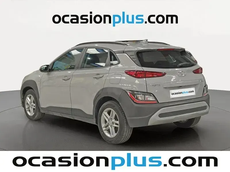 Usado Hyundai Kona 120 CV (88 kW) 2023 Gris / plata SUV