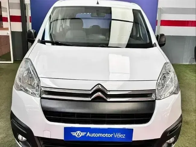 Usado Citroën Berlingo Live 102 CV (75 kW) 2019 Blanco Monovolumen