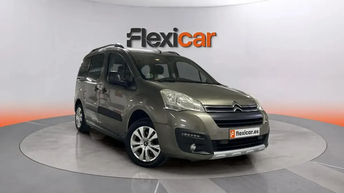 Käytetty Citroën Berlingo 110 HP (80 kW) 2017 Tila-auto