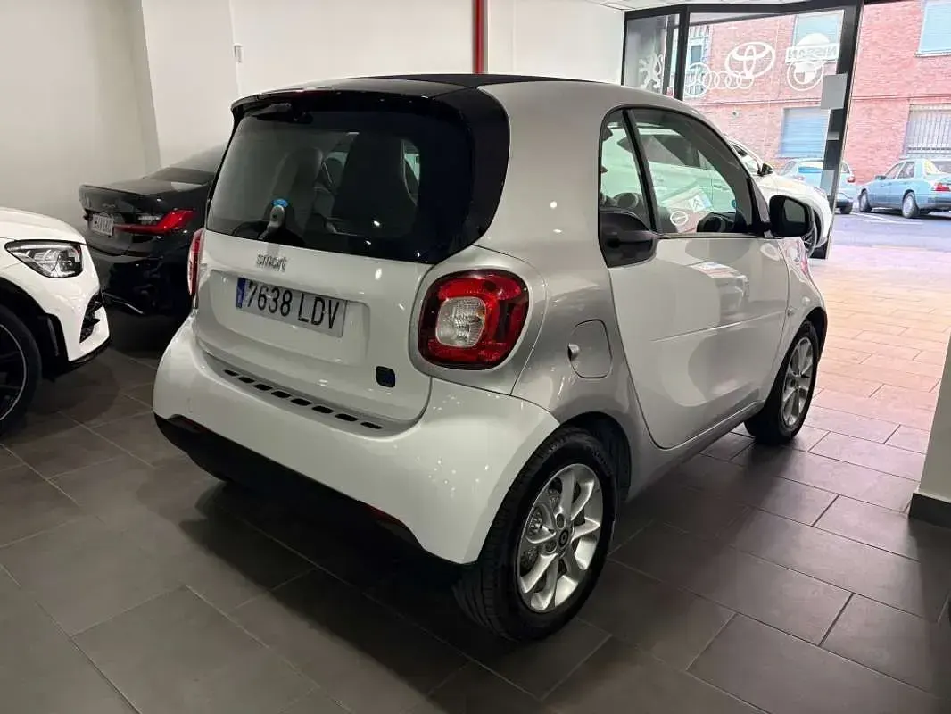 Usado Smart ForTwo Coupé 60 kW (82 CV) 2020 Blanco Coupe