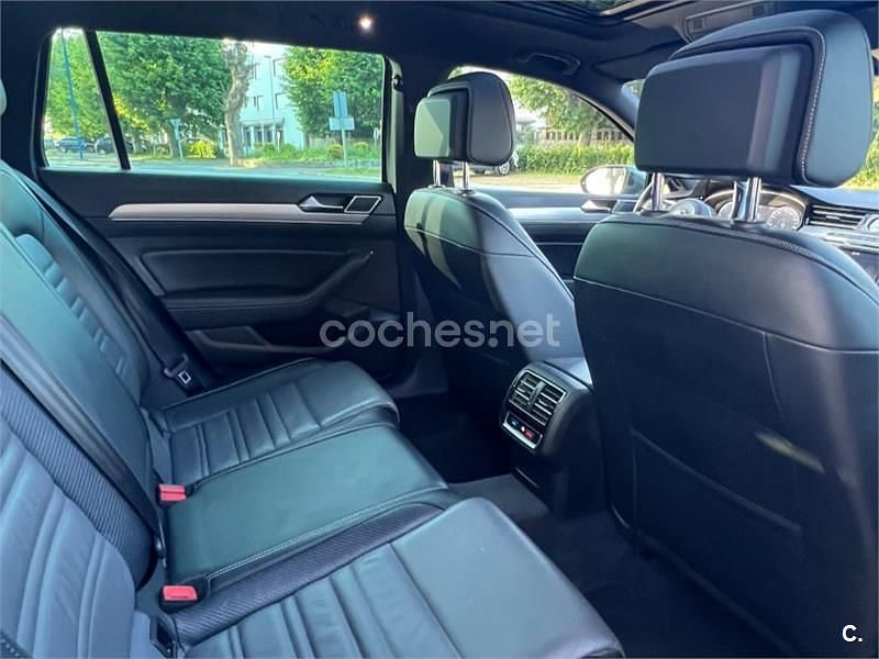 Usado VW Passat Sportline 190 CV (139 kW) 2015 Gris / plata Familiar