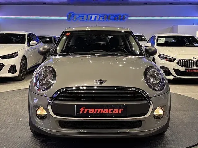 Usado Mini Cooper 102 CV (75 kW) 2019 Gris Utilitario