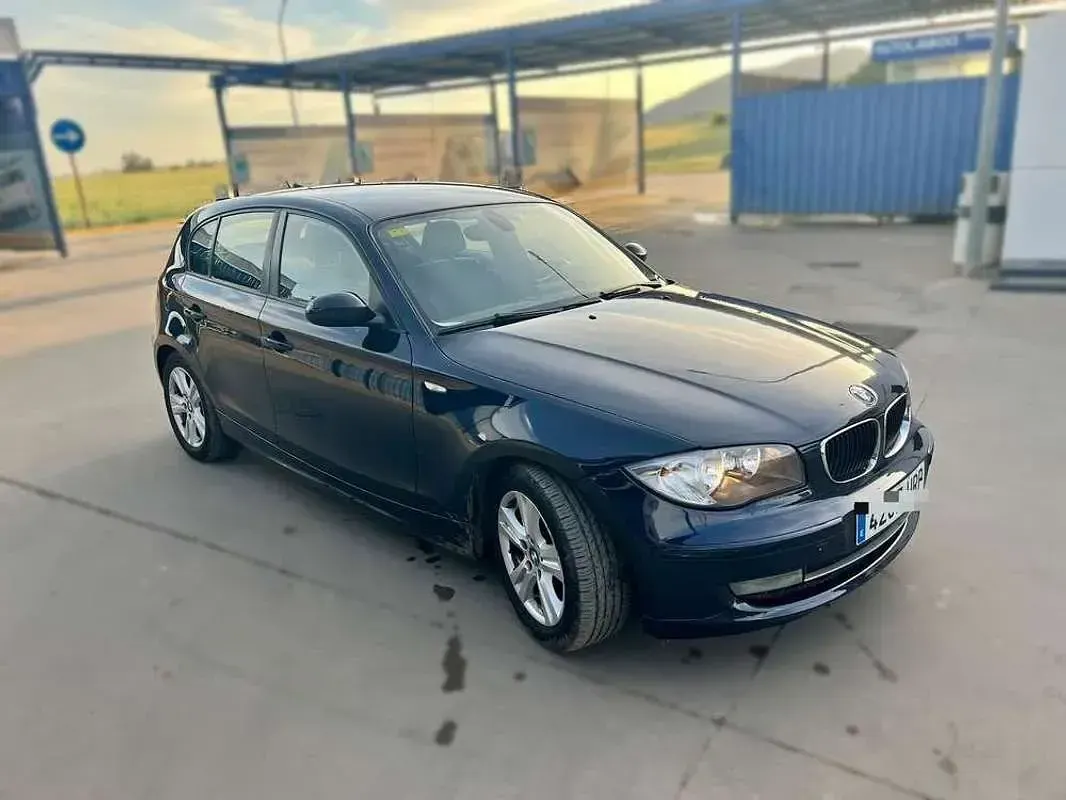 Usado BMW 120 177 CV (130 kW) 2008 Azul Utilitario
