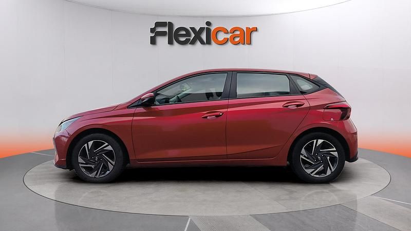 Usado Hyundai i20 84 CV (61 kW) 2021 Rojo Utilitario