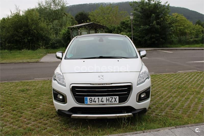Usado Peugeot 3008 Allure 120 CV (88 kW) 2014 Blanco Berlina
