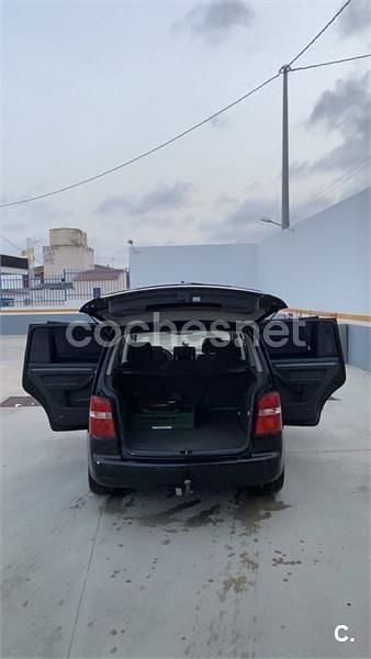 Usado VW Touran Trendline 136 CV (100 kW) 2004 Negro Monovolumen