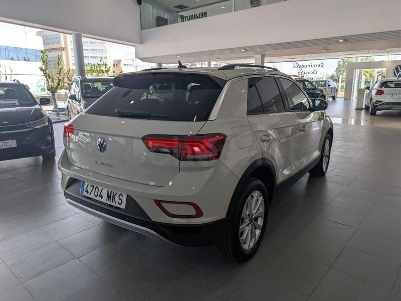 Usado VW T-Roc Life 110 CV (80 kW) 2023 Beige SUV