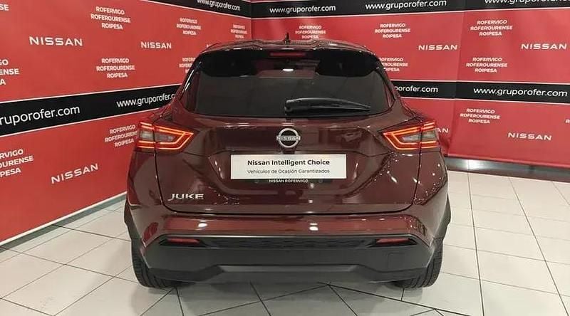 Usado Nissan Juke Tekna 114 CV (83 kW) 2024 Burgundy metalizado SUV