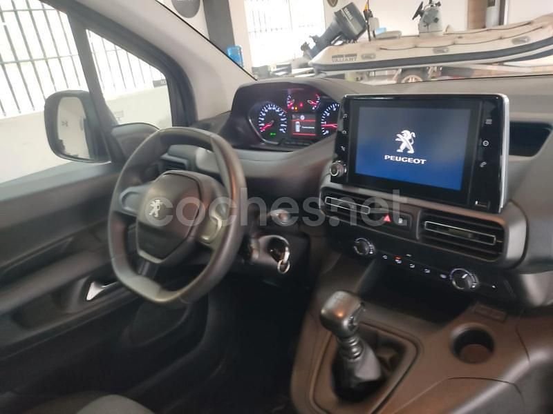 Usado Peugeot Rifter Active 100 CV (73 kW) 2021 Azul Monovolumen