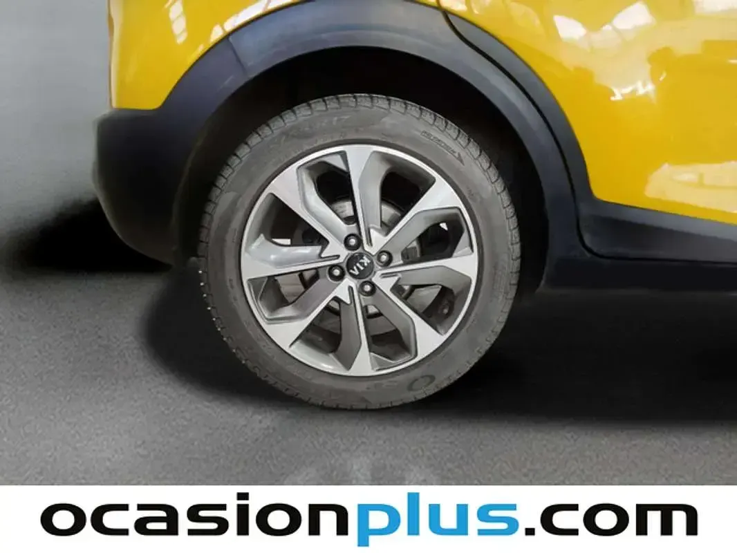 Usado Kia Stonic 120 CV (88 kW) 2018 Amarillo SUV