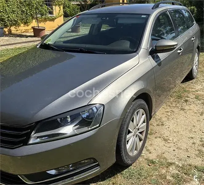 Usado VW Passat Advance 140 CV (102 kW) 2013 Marrón Familiar