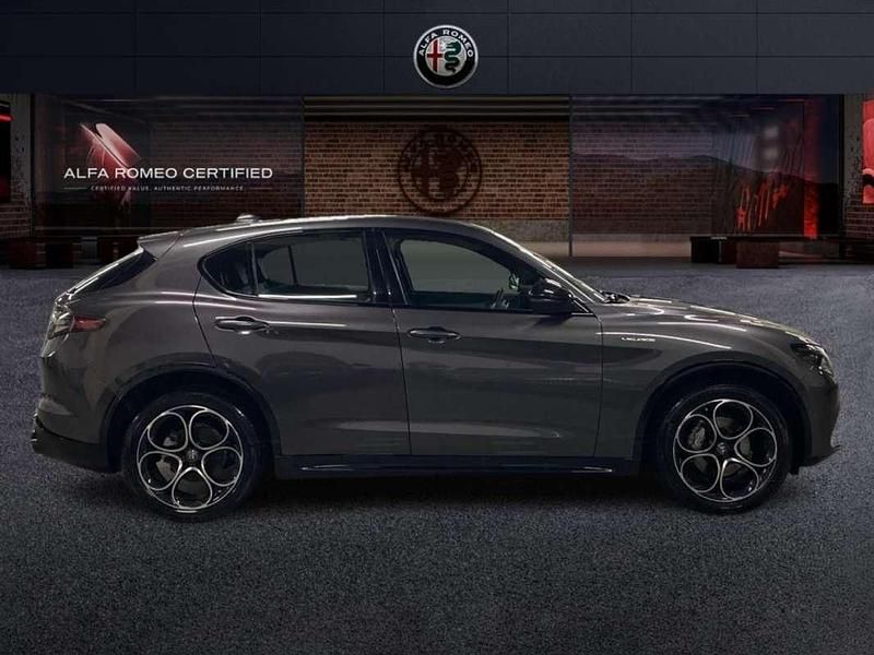 Usado Alfa Romeo Stelvio Veloce 211 CV (155 kW) 2023 Gris SUV