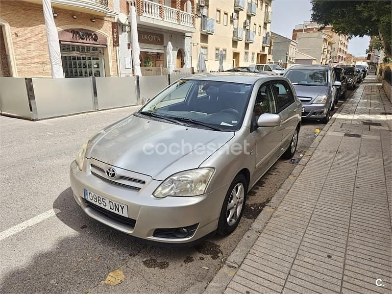 Usado Toyota Corolla Sol 116 CV (85 kW) 2005 Gris / plata Berlina