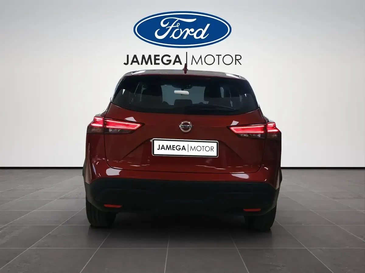 Usado Nissan Qashqai Acenta 140 CV (102 kW) 2022 Rojo SUV