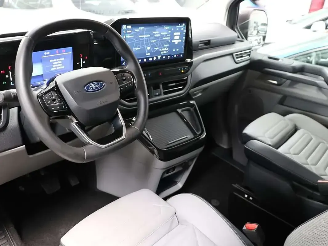 Usado Ford Tourneo Custom Titanium X 160 kW (218 CV) 2025 Gris Van
