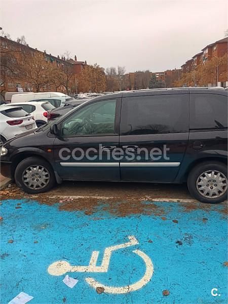 Usado Chrysler Voyager 140 CV (102 kW) 2004 Negro Monovolumen