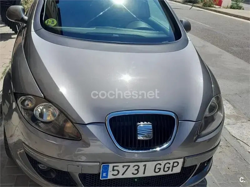 Usado Seat Altea XL 105 CV (77 kW) 2008 Gris / plata Monovolumen