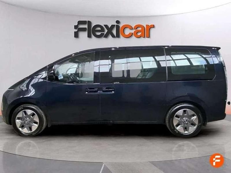 Usado Hyundai Staria 177 CV (130 kW) 2023 Azul Monovolumen
